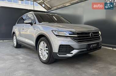Позашляховик / Кросовер Volkswagen Touareg 2021 в 