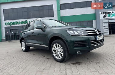 Позашляховик / Кросовер Volkswagen Touareg 2011 в 