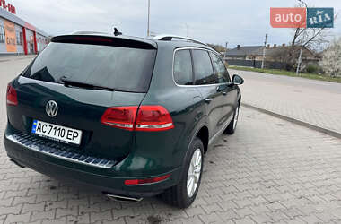 Позашляховик / Кросовер Volkswagen Touareg 2011 в 