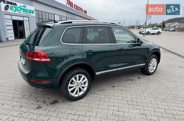 Позашляховик / Кросовер Volkswagen Touareg 2011 в 