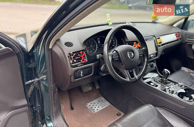 Позашляховик / Кросовер Volkswagen Touareg 2011 в 