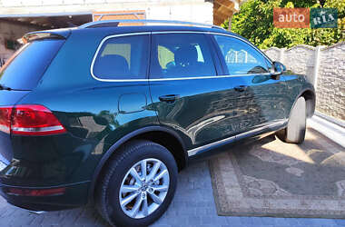 Позашляховик / Кросовер Volkswagen Touareg 2011 в 