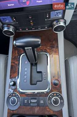 Внедорожник / Кроссовер Volkswagen Touareg 2007 в 