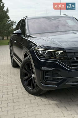 Позашляховик / Кросовер Volkswagen Touareg 2018 в 