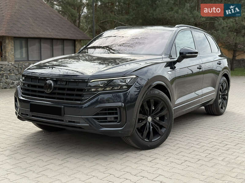 Позашляховик / Кросовер Volkswagen Touareg 2018 в 