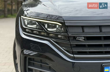 Позашляховик / Кросовер Volkswagen Touareg 2018 в 
