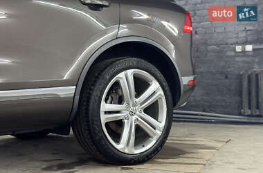 Внедорожник / Кроссовер Volkswagen Touareg 2016 в 