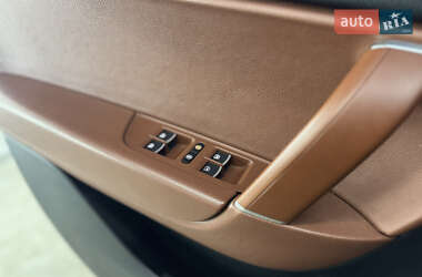 Внедорожник / Кроссовер Volkswagen Touareg 2016 в 