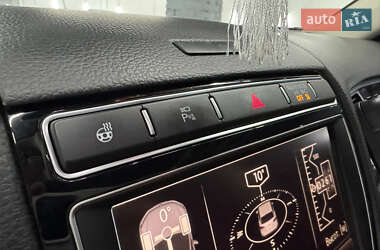 Внедорожник / Кроссовер Volkswagen Touareg 2016 в 