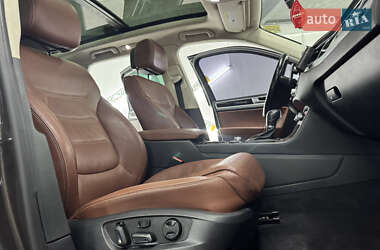 Внедорожник / Кроссовер Volkswagen Touareg 2016 в 
