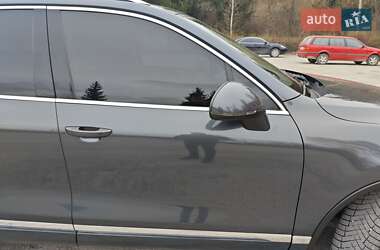 Позашляховик / Кросовер Volkswagen Touareg 2012 в 