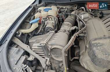 Позашляховик / Кросовер Volkswagen Touareg 2012 в 