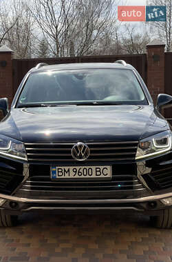 Внедорожник / Кроссовер Volkswagen Touareg 2017 в 