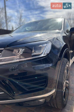 Внедорожник / Кроссовер Volkswagen Touareg 2017 в 