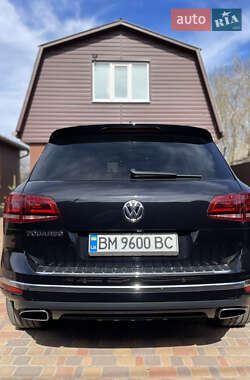 Внедорожник / Кроссовер Volkswagen Touareg 2017 в 