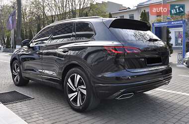 Внедорожник / Кроссовер Volkswagen Touareg 2020 в 