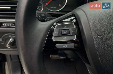 Внедорожник / Кроссовер Volkswagen Touareg 2017 в 