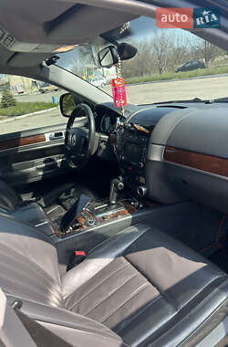 Внедорожник / Кроссовер Volkswagen Touareg 2010 в 