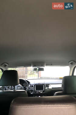 Внедорожник / Кроссовер Volkswagen Touareg 2010 в 