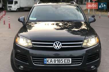 Позашляховик / Кросовер Volkswagen Touareg 2010 в Києві