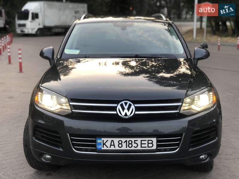 Внедорожник / Кроссовер Volkswagen Touareg 2010 в 