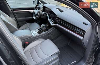 Позашляховик / Кросовер Volkswagen Touareg 2023 в 