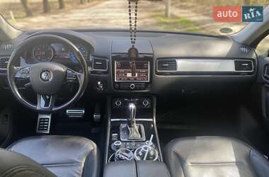 Позашляховик / Кросовер Volkswagen Touareg 2013 в 