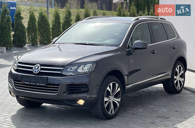Внедорожник / Кроссовер Volkswagen Touareg 2012 в 