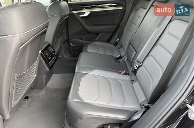 Внедорожник / Кроссовер Volkswagen Touareg 2021 в 