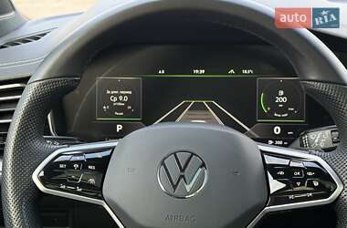 Внедорожник / Кроссовер Volkswagen Touareg 2021 в 
