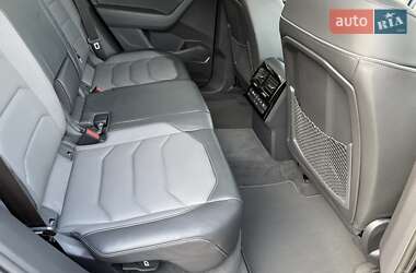 Внедорожник / Кроссовер Volkswagen Touareg 2021 в 