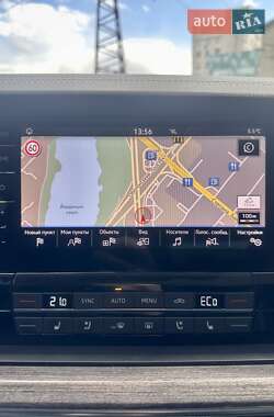 Внедорожник / Кроссовер Volkswagen Touareg 2021 в 
