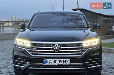 Внедорожник / Кроссовер Volkswagen Touareg 2018 в 