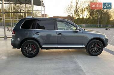 Позашляховик / Кросовер Volkswagen Touareg 2005 в 