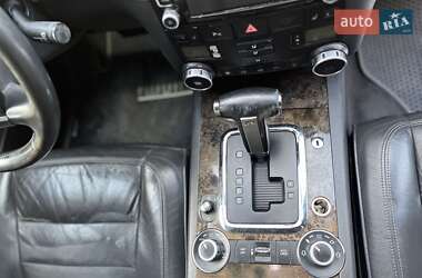 Позашляховик / Кросовер Volkswagen Touareg 2005 в 