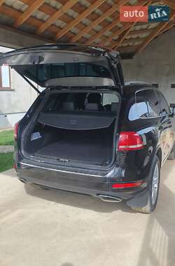 Внедорожник / Кроссовер Volkswagen Touareg 2011 в 