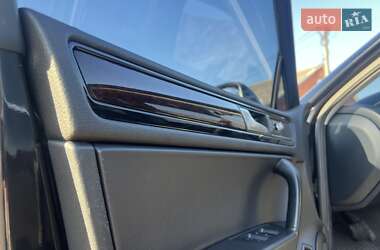 Внедорожник / Кроссовер Volkswagen Touareg 2012 в 