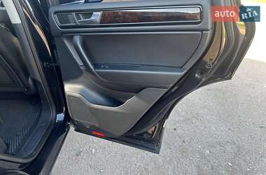 Внедорожник / Кроссовер Volkswagen Touareg 2012 в 