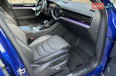 Внедорожник / Кроссовер Volkswagen Touareg 2021 в 