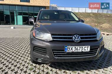 Позашляховик / Кросовер Volkswagen Touareg 2011 в 
