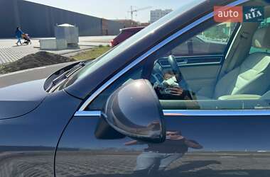 Позашляховик / Кросовер Volkswagen Touareg 2011 в 