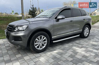 Внедорожник / Кроссовер Volkswagen Touareg 2011 в 