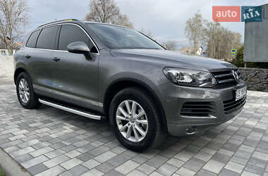 Внедорожник / Кроссовер Volkswagen Touareg 2011 в 