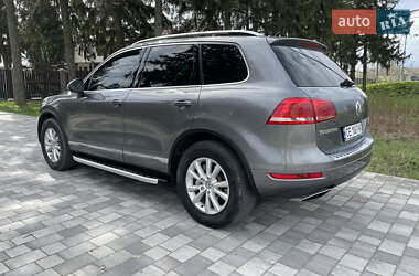 Внедорожник / Кроссовер Volkswagen Touareg 2011 в 