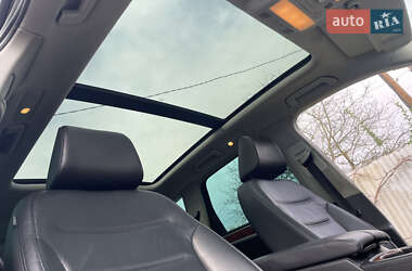 Внедорожник / Кроссовер Volkswagen Touareg 2011 в 