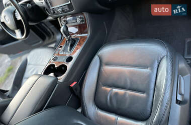 Внедорожник / Кроссовер Volkswagen Touareg 2011 в 