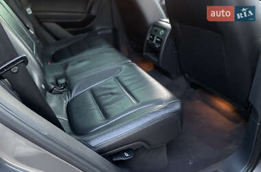 Внедорожник / Кроссовер Volkswagen Touareg 2011 в 