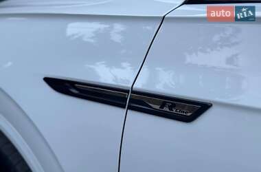 Внедорожник / Кроссовер Volkswagen Touareg 2018 в 