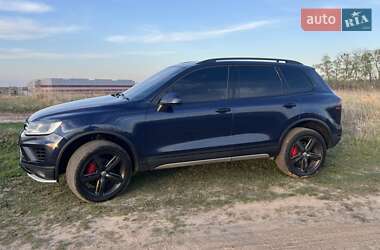 Внедорожник / Кроссовер Volkswagen Touareg 2012 в 