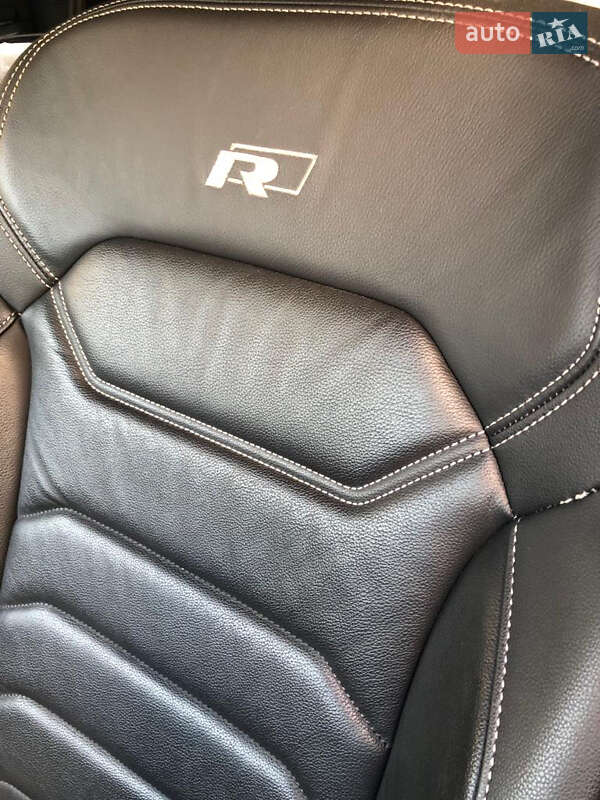 Позашляховик / Кросовер Volkswagen Touareg 2019 в Вінниці